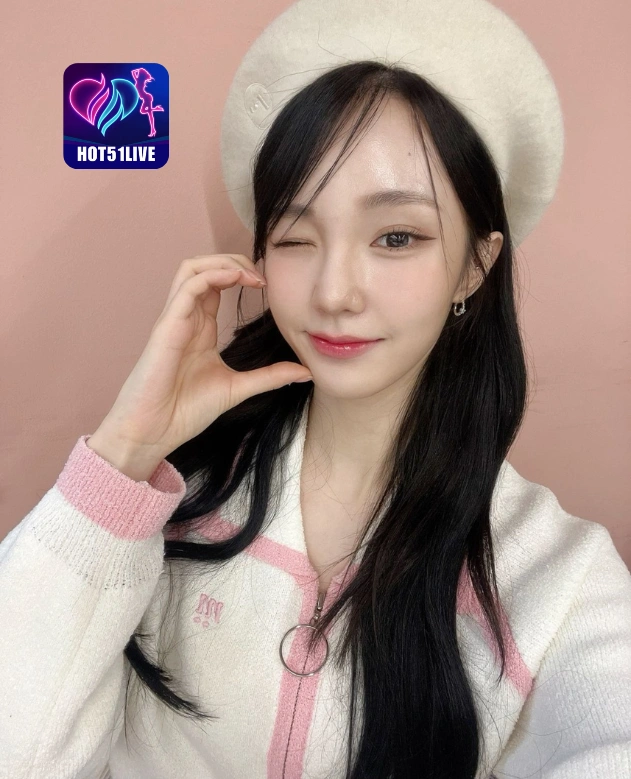 Hilda Coumarate HOT51LIVE