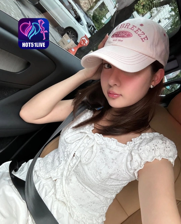 Intan Wangari HOT51LIVE