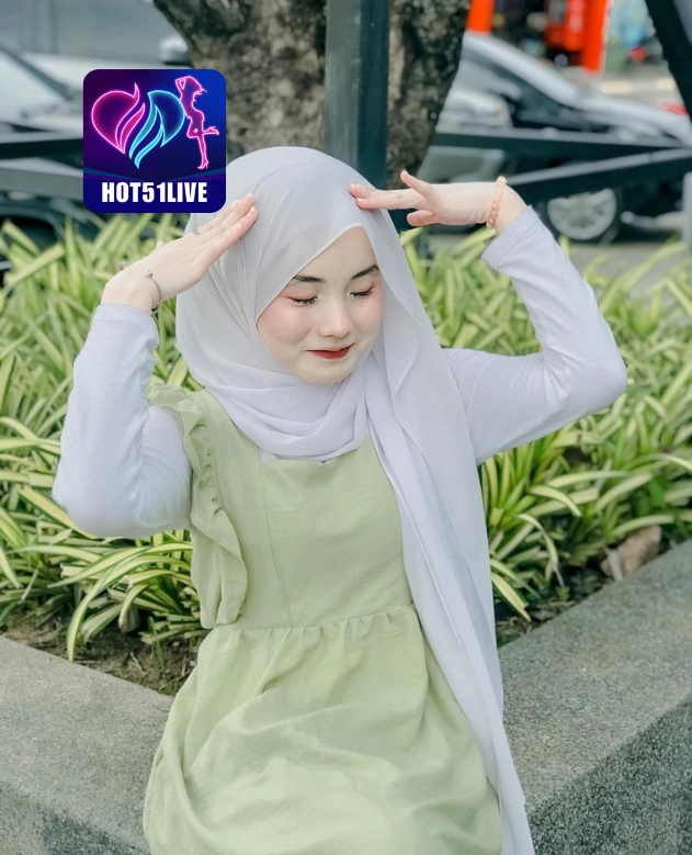 Julia Ward HOT51LIVE