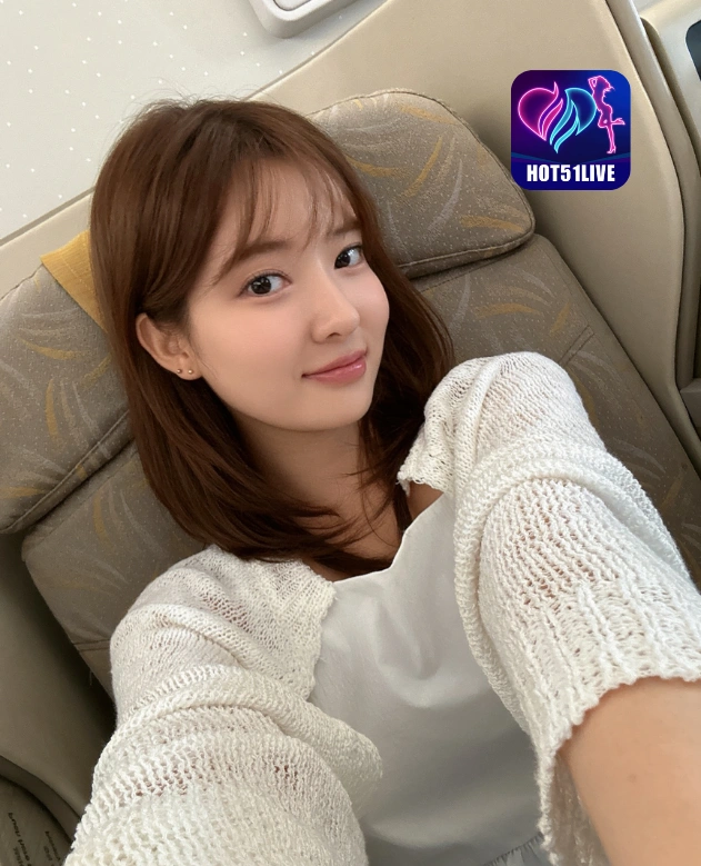 Karina Aquintis HOT51LIVE