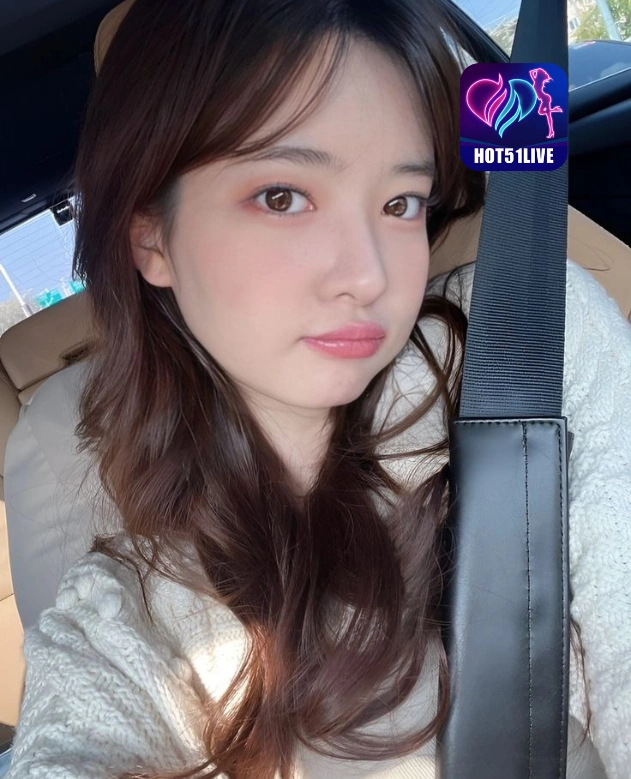 Karina Aquintis HOT51LIVE