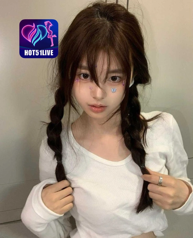 Meyta Handayani H0T51LIVE