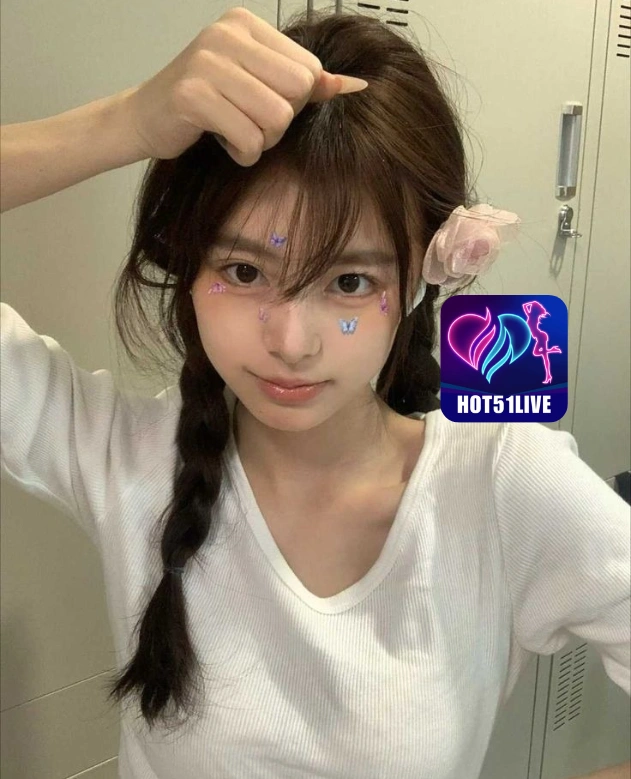 Meyta Handayani H0T51LIVE