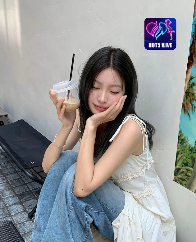 Olin Dewanti HOT51LIVE