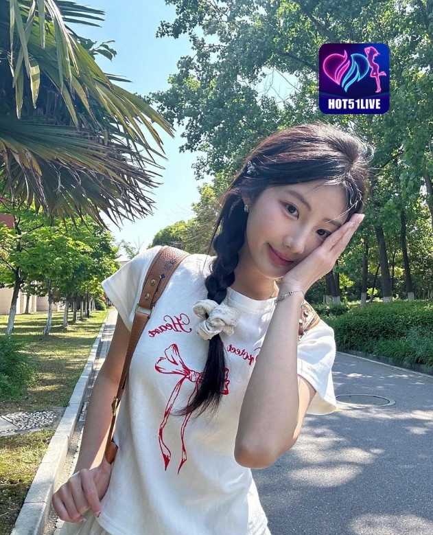 Olin Dewanti HOT51LIVE