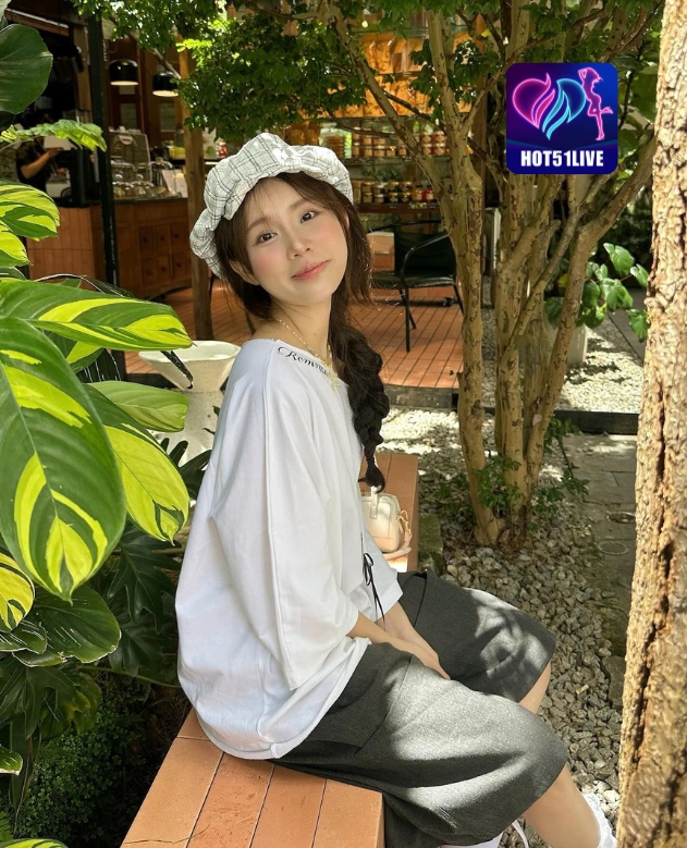 Qawra Amalia HOT51LIVE