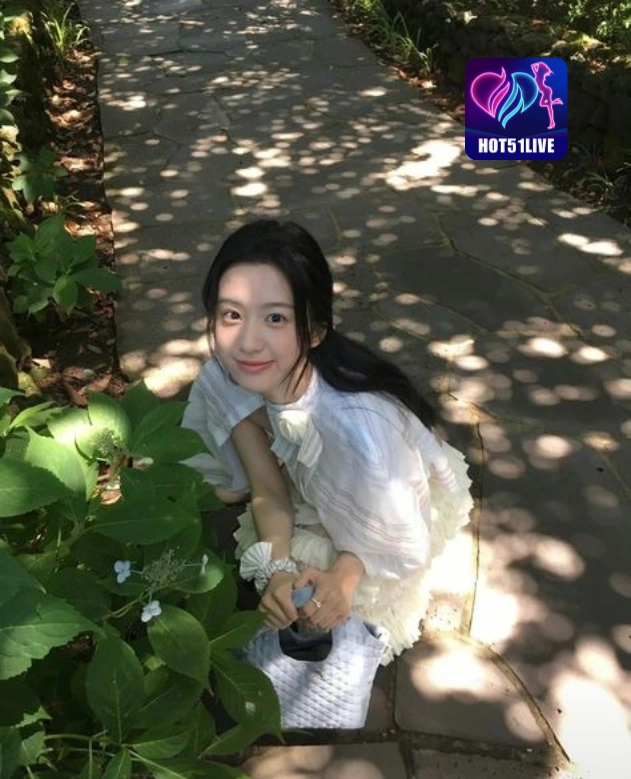 Suti Acuminates HOT51LIVE