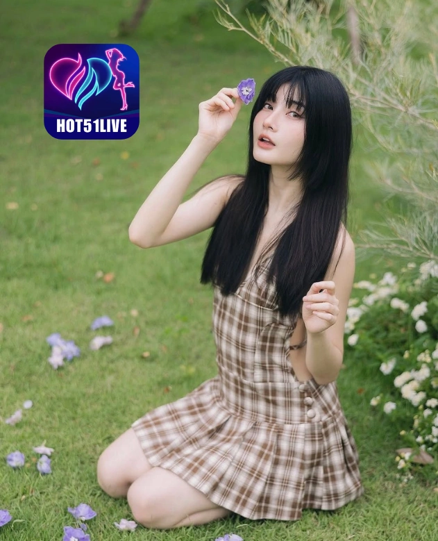 Charlotte Peese HOT51LIVE