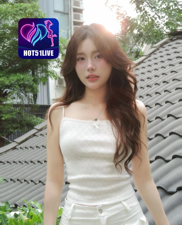 Claire Cox HOT51LIVE