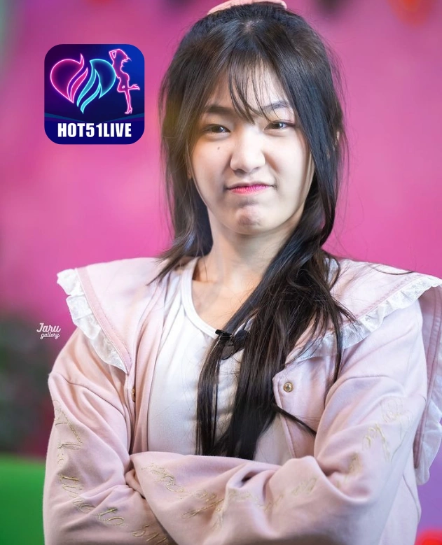 Claire Donovan HOT51LIVE 