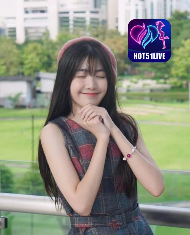 Claire Donovan HOT51LIVE