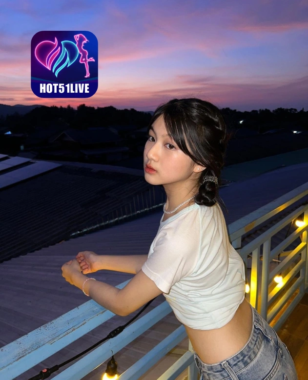 Clara Montgomery HOT51LIVE