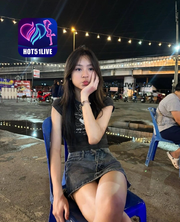 Clara Montgomery HOT51LIVE