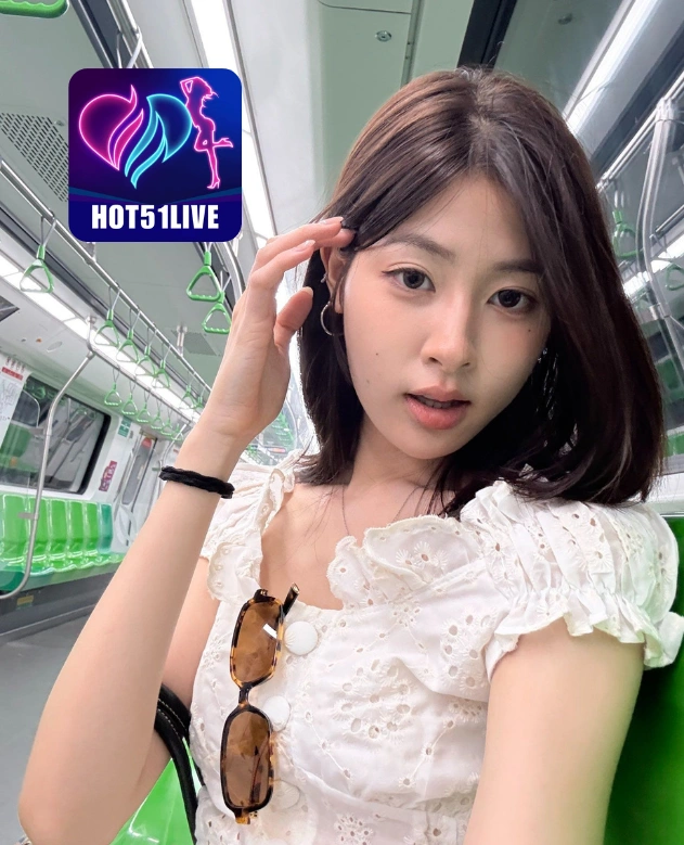 Eliza Patterson HOT51LIVE