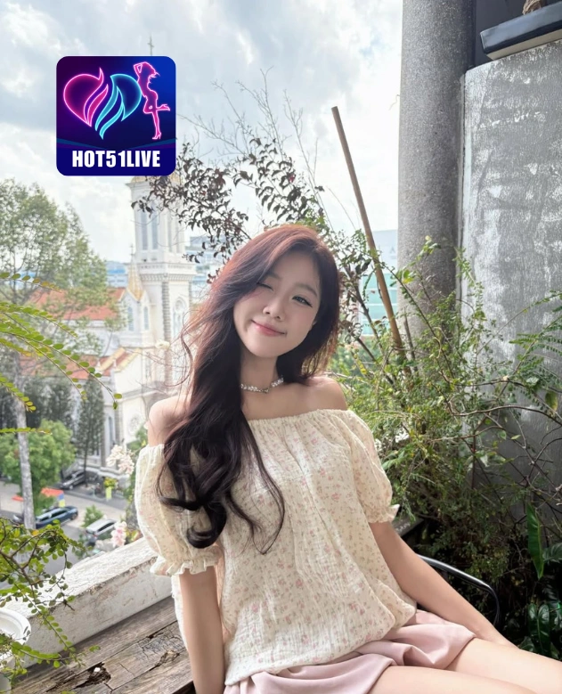 Emily Johnson HOT51LIVE