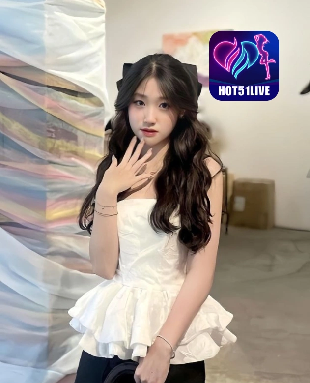 Hannah Rhodes HOT51LIVE 