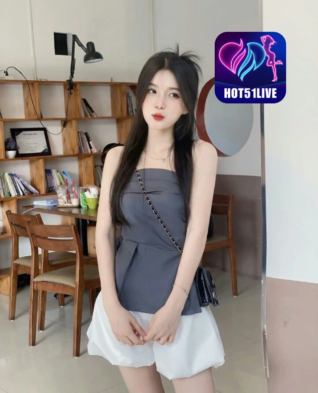 Hannah Rhodes HOT51LIVE