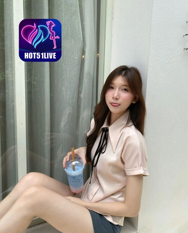 Isla Montgomery HOT51LIVE