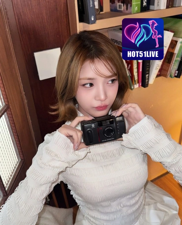 Katie Foster HOT51LIVE