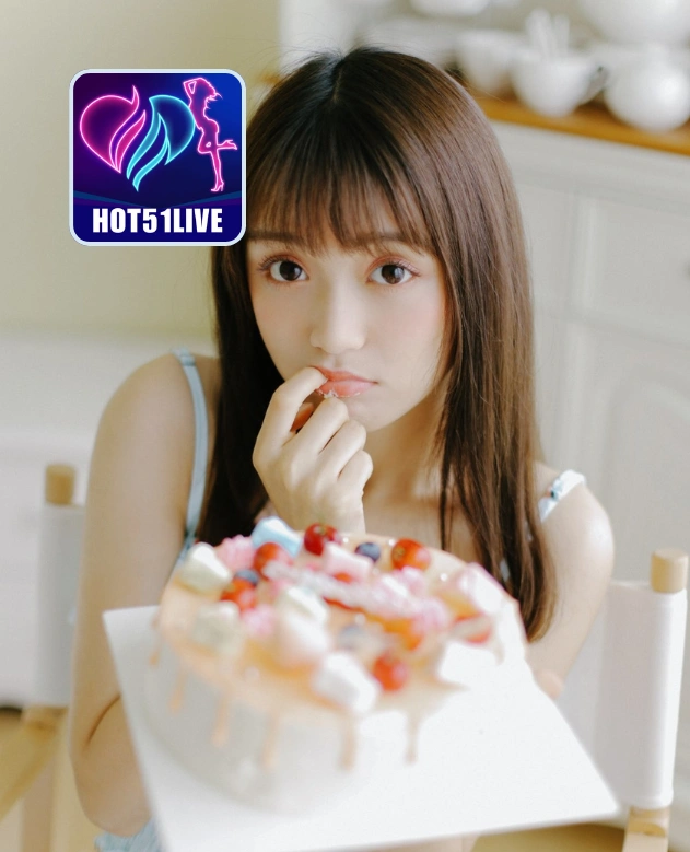 Catherine Moore HOT51LIVE