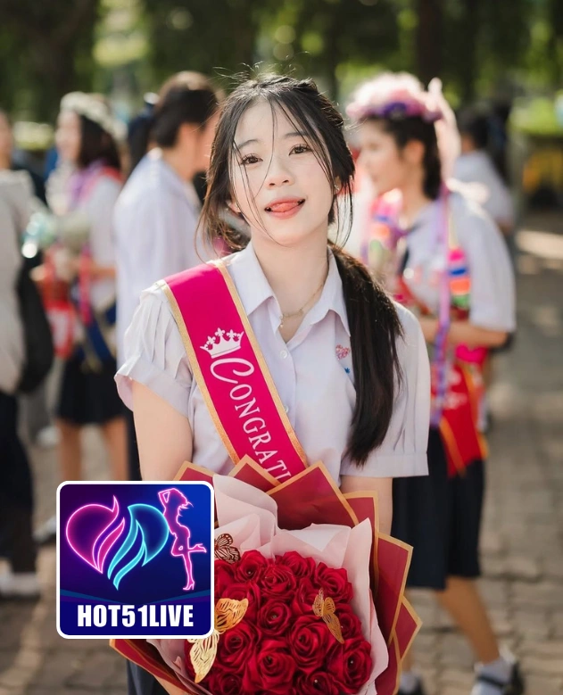 Uriel Howard-Hot51Live