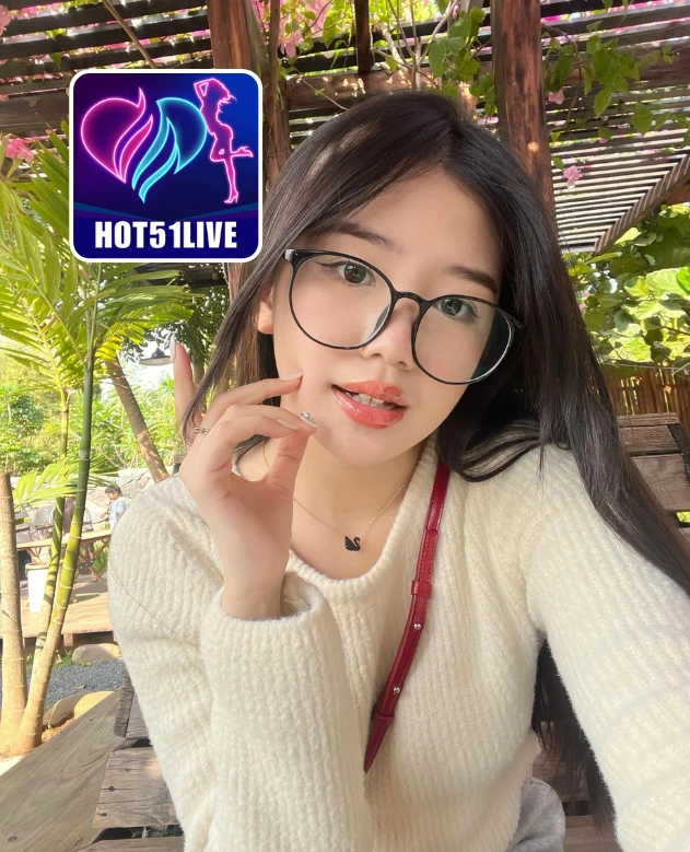 Poppy Charlotte Ray-HOT51LIVE