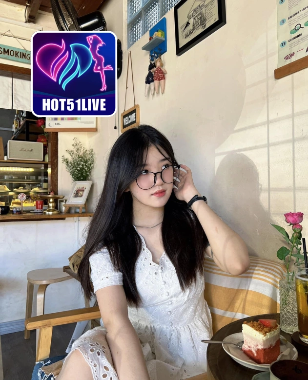 Poppy Charlotte Ray-HOT51LIVE