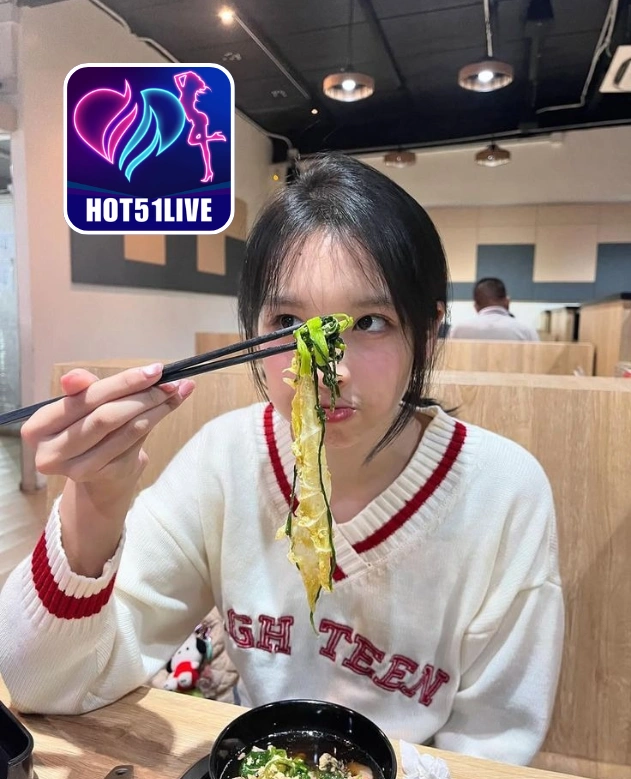 Chloe Lopez-hot51live