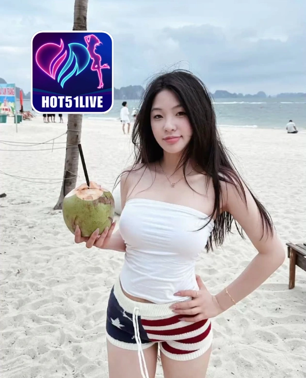 Lucy Adams-hot51live