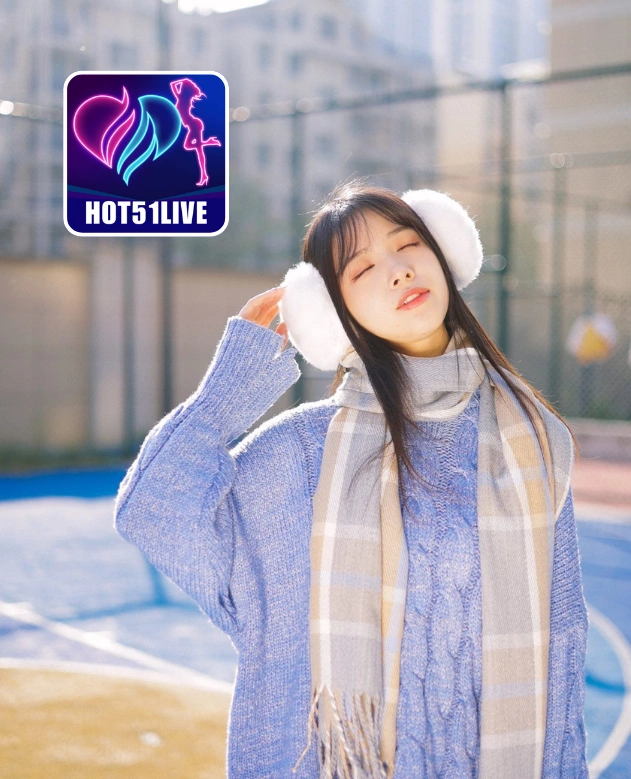 Charlotte White-HOT51LIVE