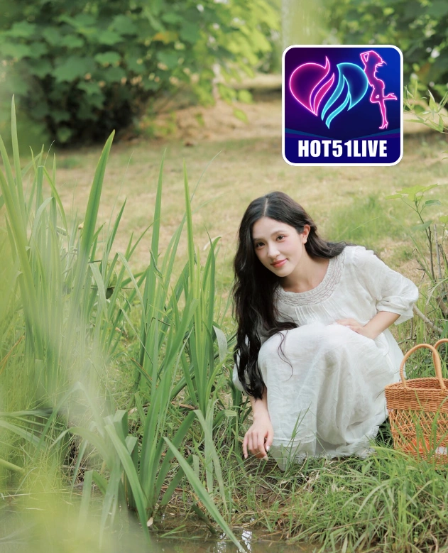 Freya Knight-HOT51LIVE
