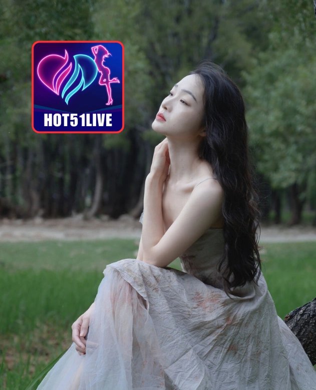 Olivia Brown-HOT51LIVE