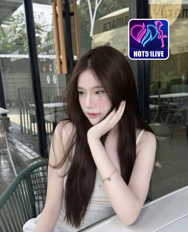 Mia Foster-HOT51LIVE