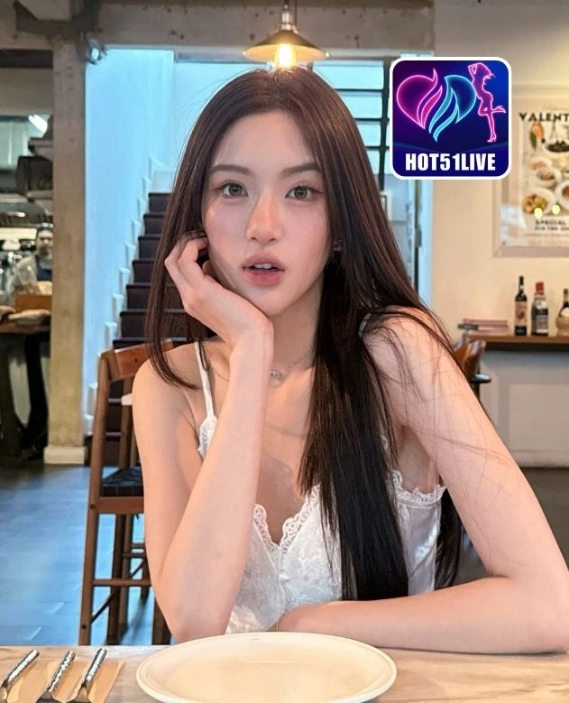 Amelia Brooks-HOT51LIVE