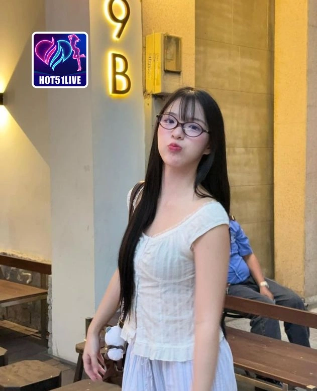 Kartika Sari-hot51live