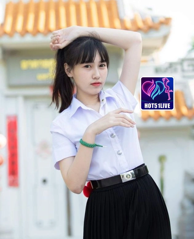 Maya Anggraini-hot51live