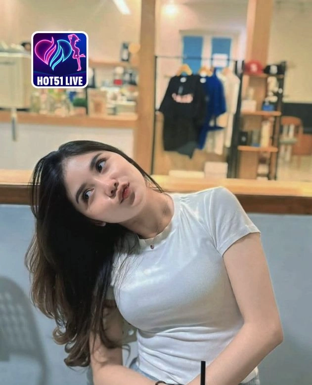 Chloe Richardson-HOT51LIVE