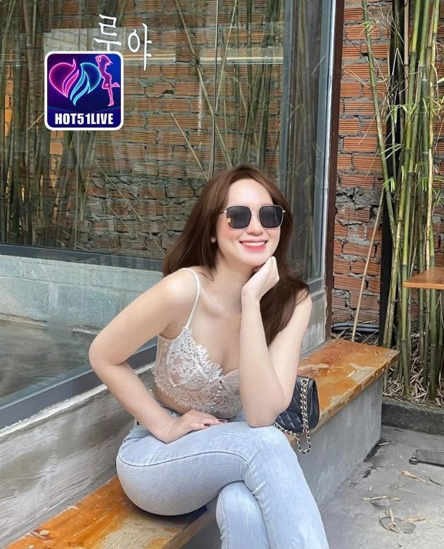 Emma Phillips-HOT51LIVE