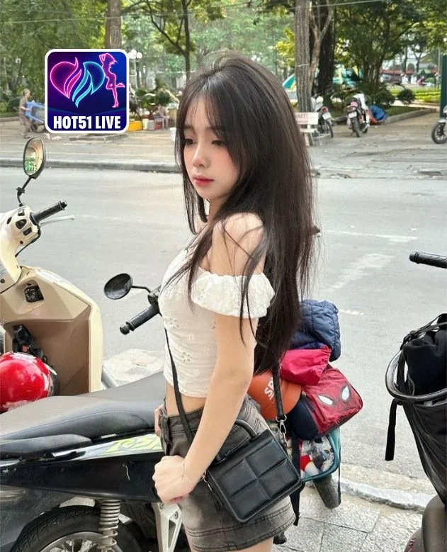 Emily-HOT51LIVE